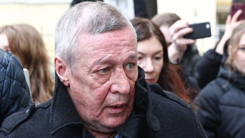 Михаил Ефремов после УДО вернулся на сцену, но живёт в съёмной квартире, которую оплачивает Никита
