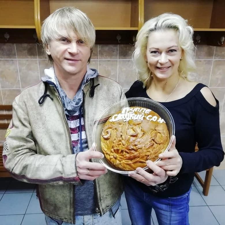 Супруга Ольга участвует во всех делах группы