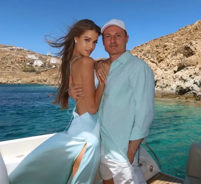 Алексеева приняла предложение Мительмана, но со свадьбой пока не спешит